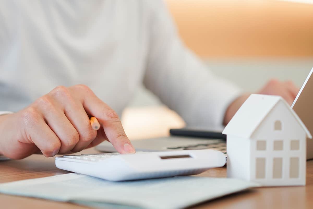 Como a taxa SELIC influencia na conquista da casa própria?